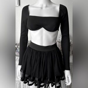 Princess Polly Crop Top Knit Ribbed Fabric Long Sleeves in Black color Size 4